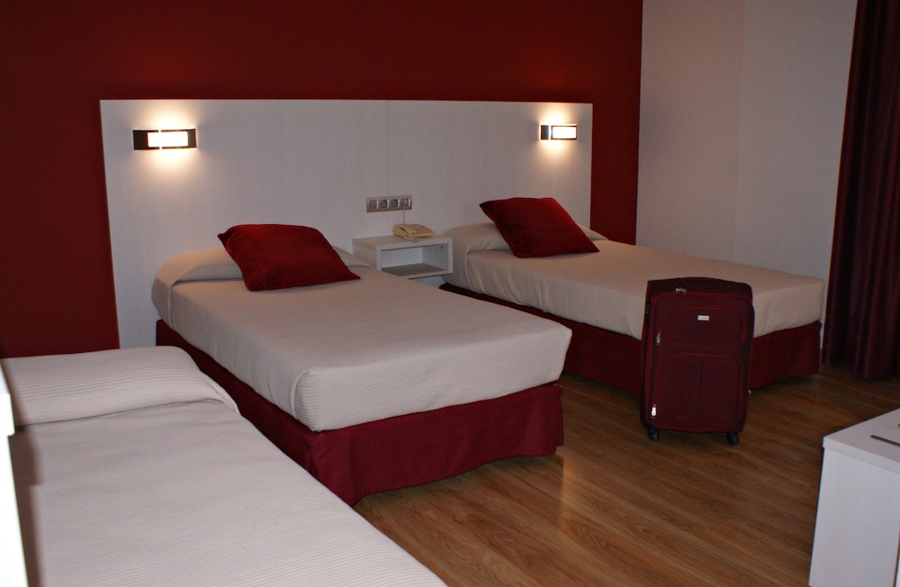 Triple Room - Photo 7