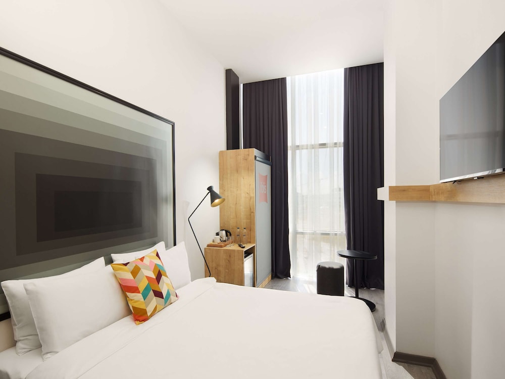 Classic Room, 1 King Bed - Photo 1
