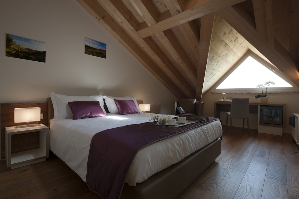 Panoramic Room, Valley View