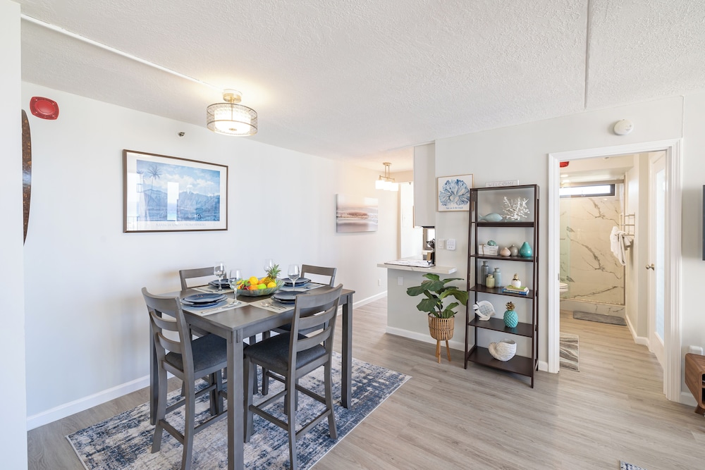 Premium Remodeled Condo with Ocean View and Parking: Premium Condo, 1 Bedroom, Air conditioning, Ocean View (0034) photo