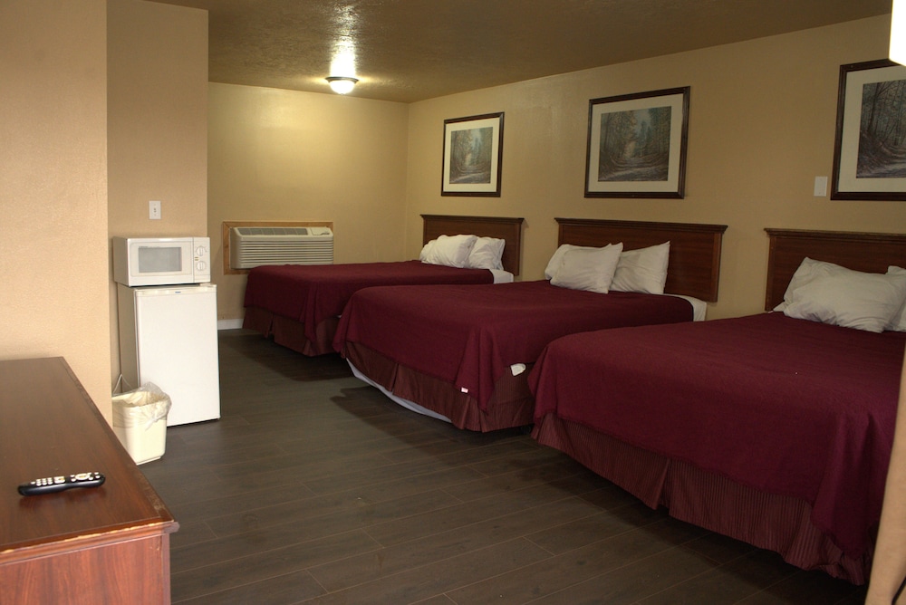 Triple Room, Multiple Beds