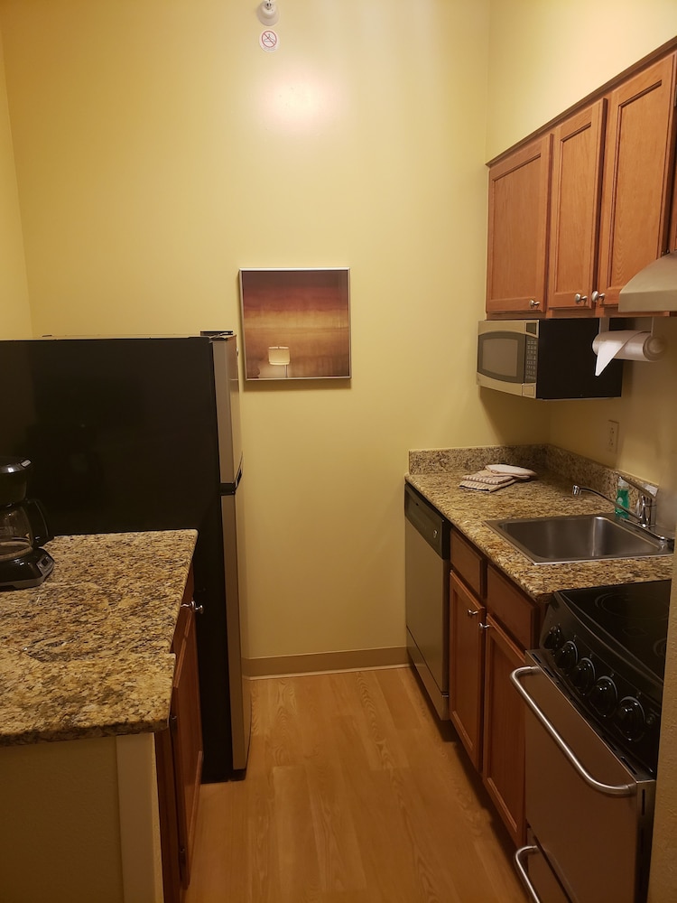 Suite, 2 Queen Beds, Non Smoking - Photo 6
