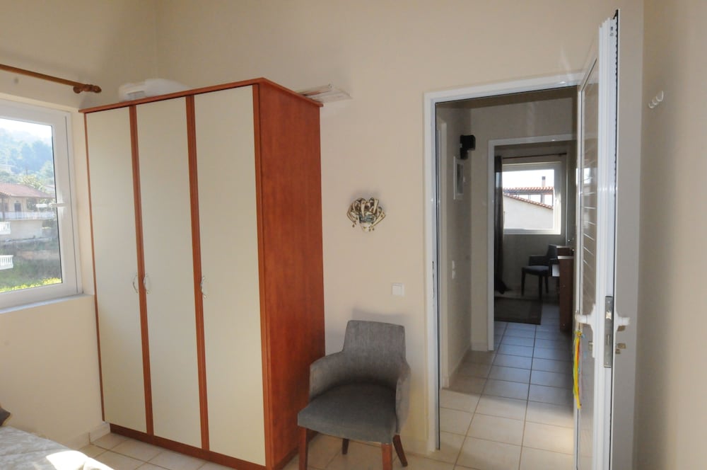 Apartment, 2 Bedrooms, Sea View photo 2