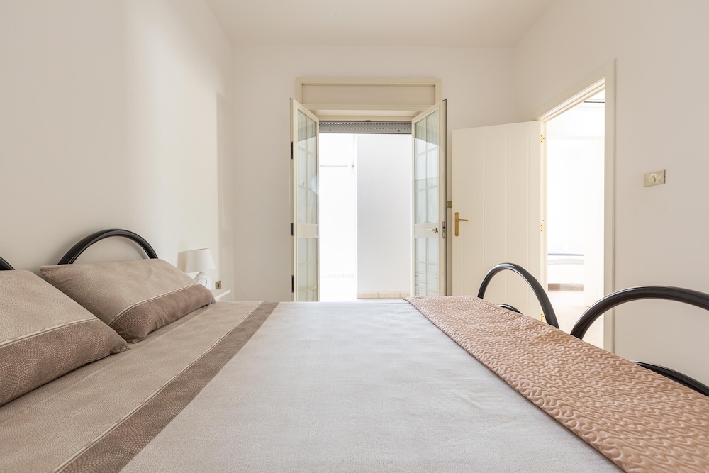 Basic Villa photo 1