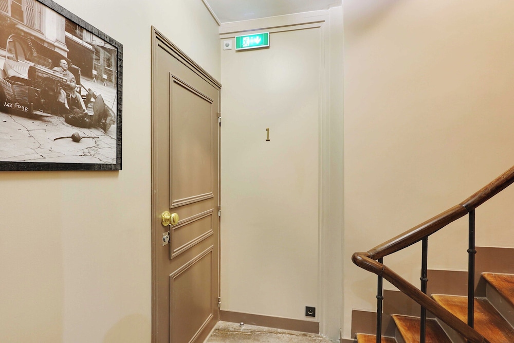 Apartment photo 2