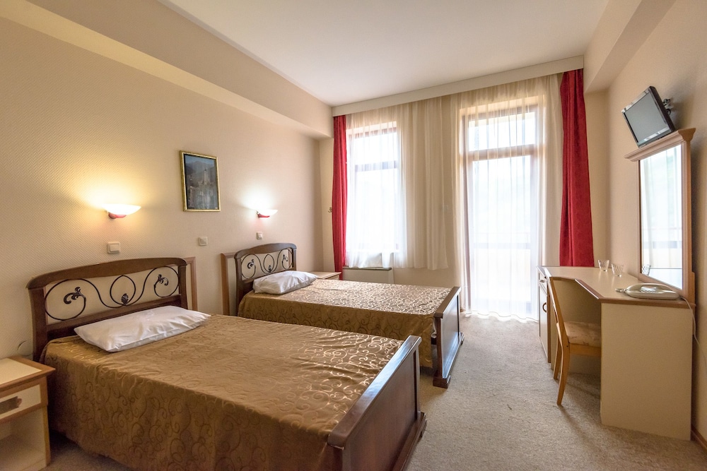Standard Double or Twin Room, 2 Twin Beds, Mountain View photo 1