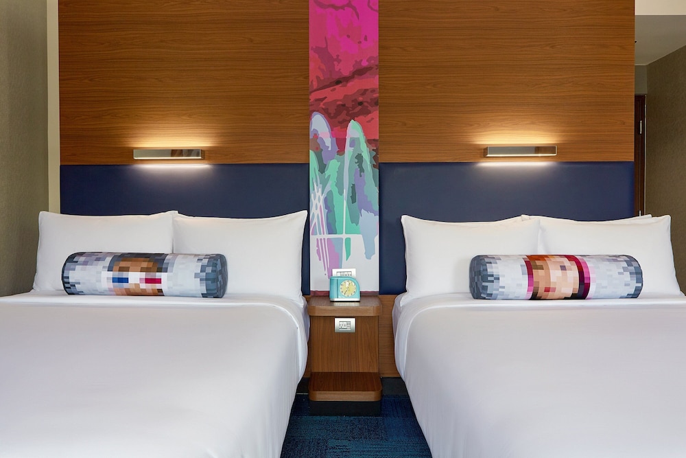 Room, 2 Queen Beds - Photo 2