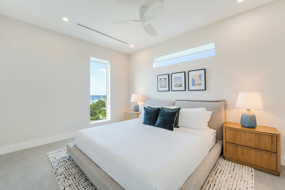 401 - 3 Bedroom Partial Ocean View (4th Floor) photo 3