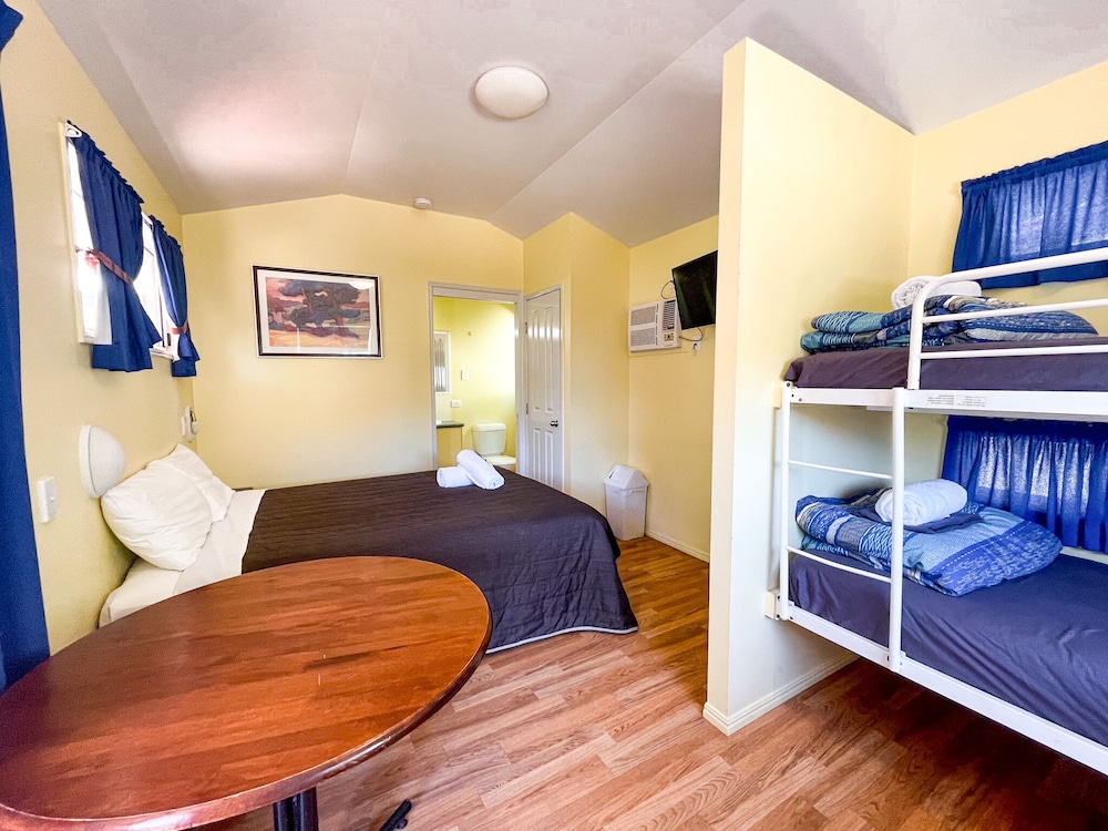 Standard Room, Non Smoking, Kitchen (Self Contained Cabin) photo 1