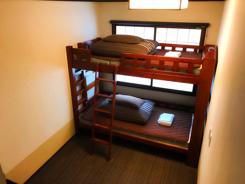 Twin Room (Bunk Bed, Private Bathroom) photo 1
