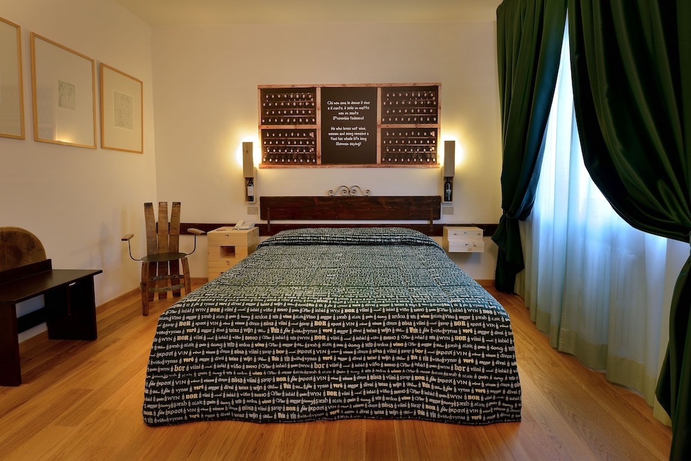 Standard Double or Twin Room - Photo 2