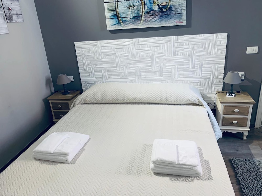 Classic Double Room, 1 Queen Bed, Balcony photo 1