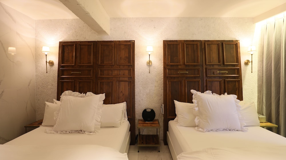 Royal Suite (No Breakfast provided from Saturday to Monday) photo 2