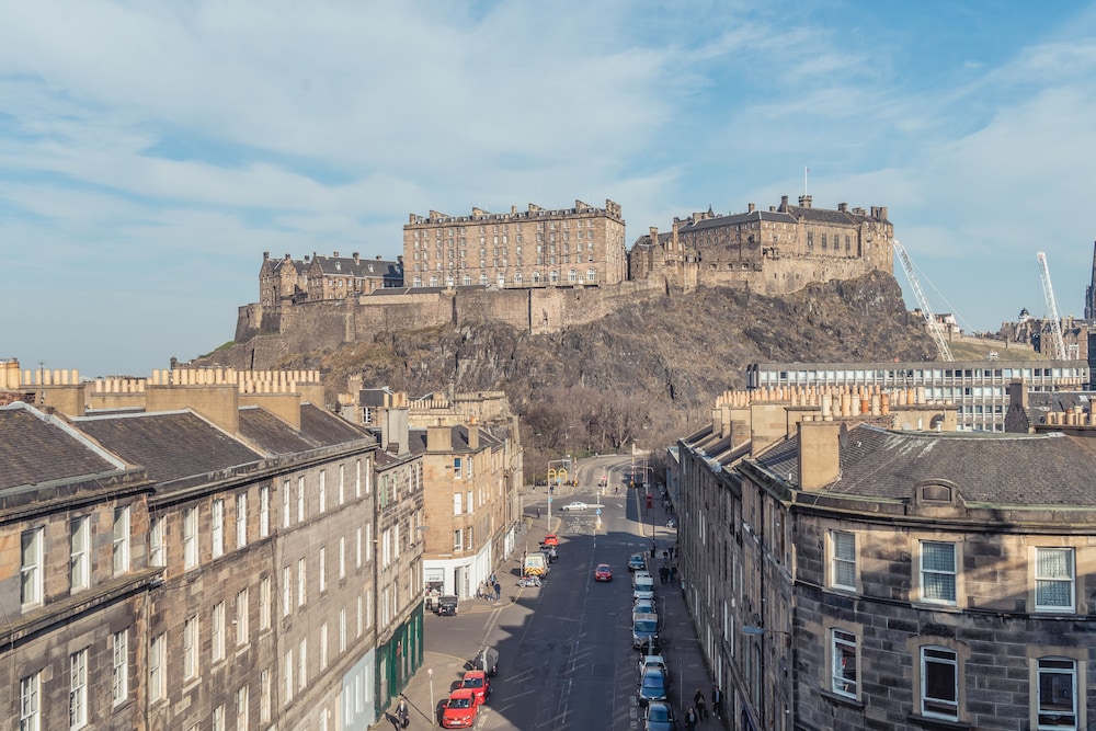 Suite, 1 Bedroom (Castle View) - Photo 8