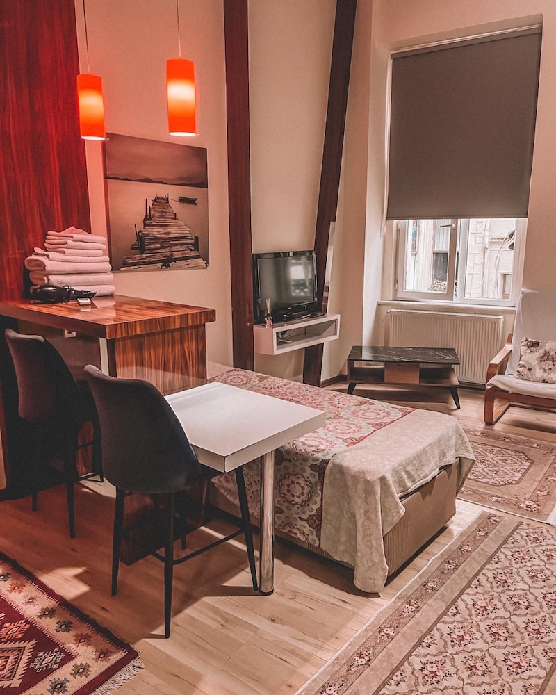 Superior Studio, Multiple Beds photo 2