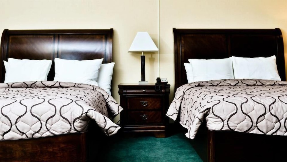 Deluxe Room, 2 Queen Beds, Non Smoking