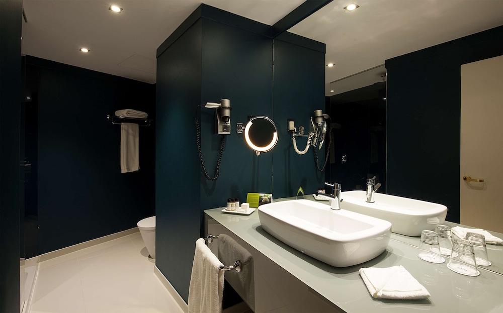 Junior Suite (Extra Bed 4 adults) - Photo 11