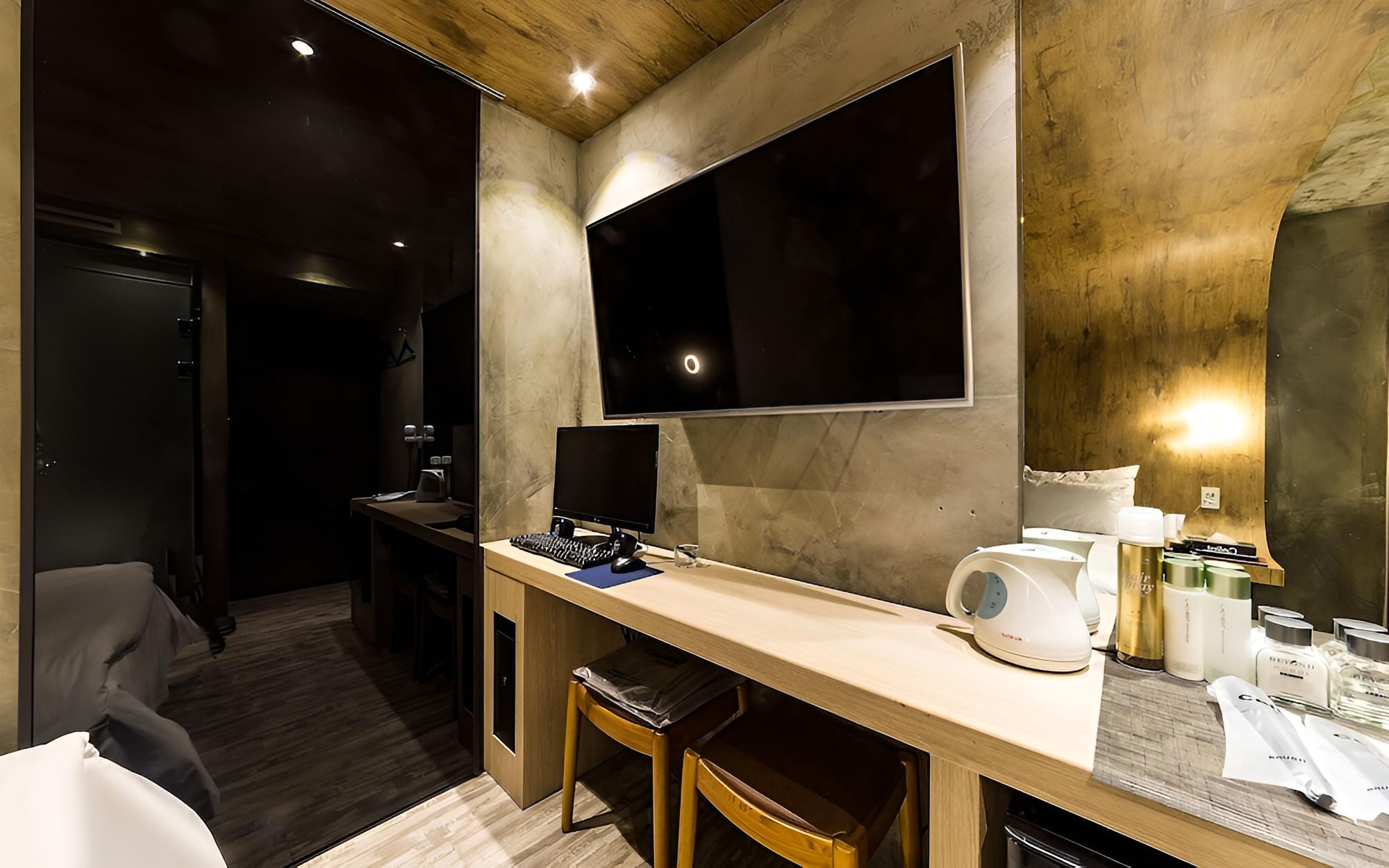 Room (Standard-S) - Photo 5