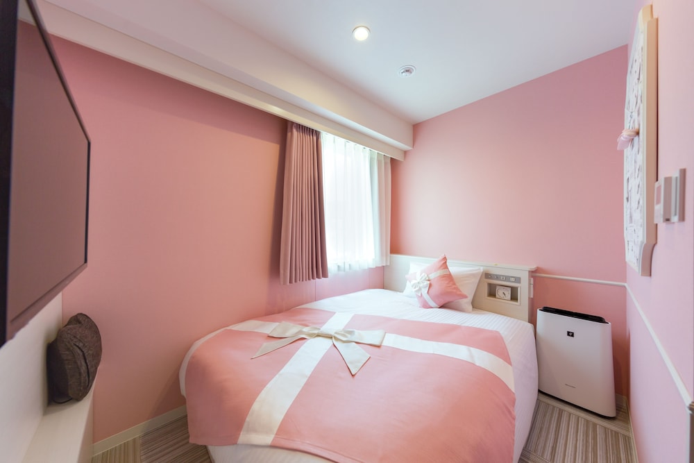 Standard Room, Female Only, Non Smoking (Top Floor, Bathtub) photo 3