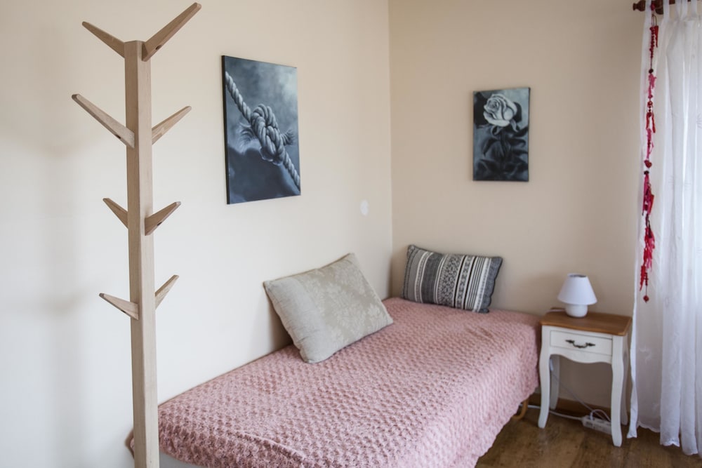 Basic Triple Room, Shared Bathroom photo 1