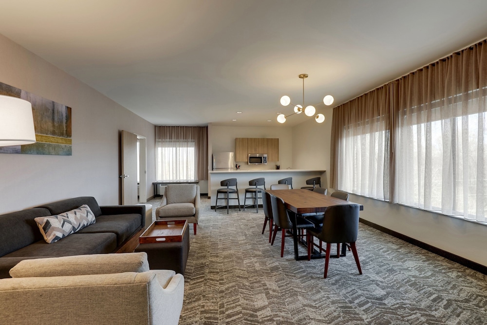 Executive Suite, 1 King Bed - Photo 1
