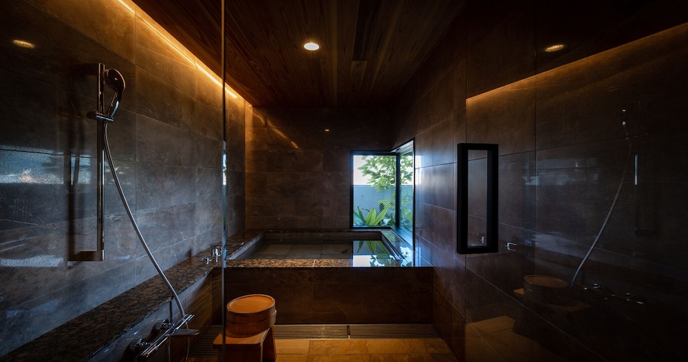 Executive Suite, King Double Bed, Non Smoking (51 Sqm) photo 3