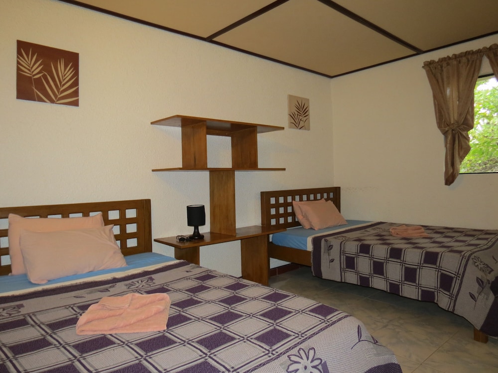 Deluxe House, 2 Bedrooms, Kitchenette, Poolside photo 3