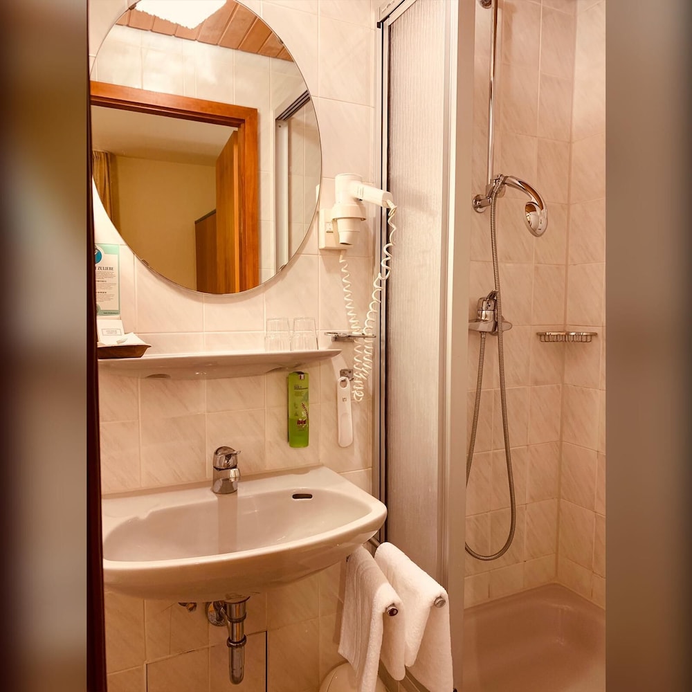 Standard Single Room photo 2