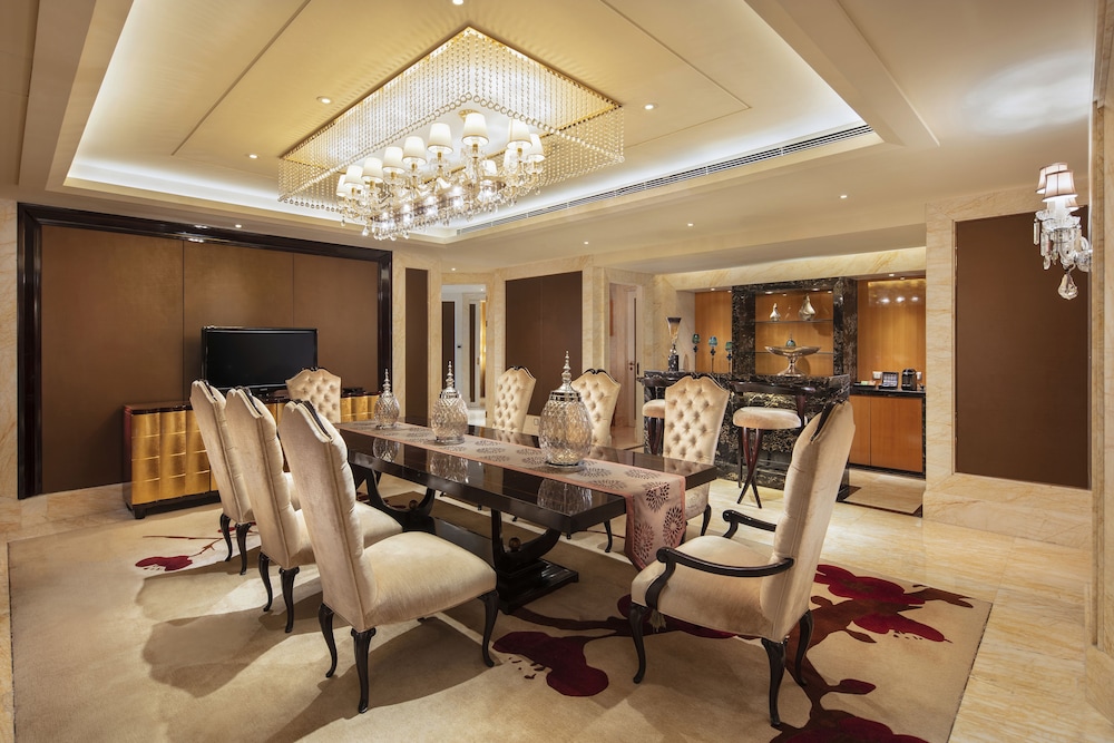 Presidential Suite photo 3