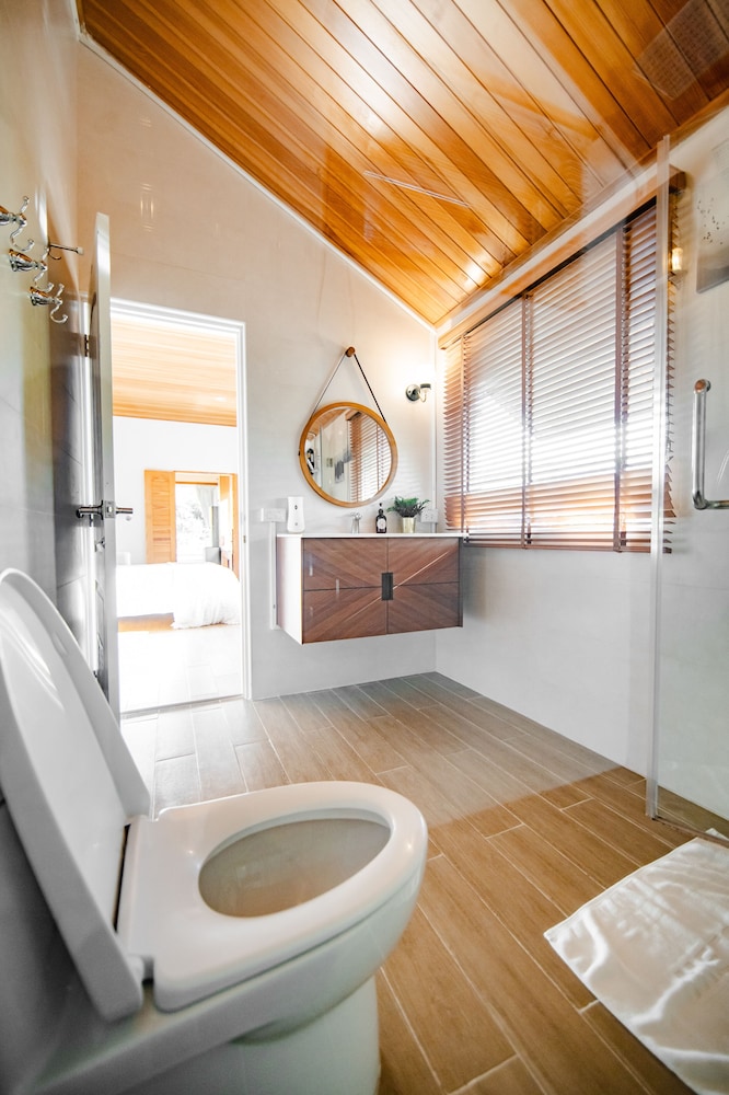 Two Bedroom Suite with Kitchen (Breakfast Included, Dinner Not Included) - Photo 25