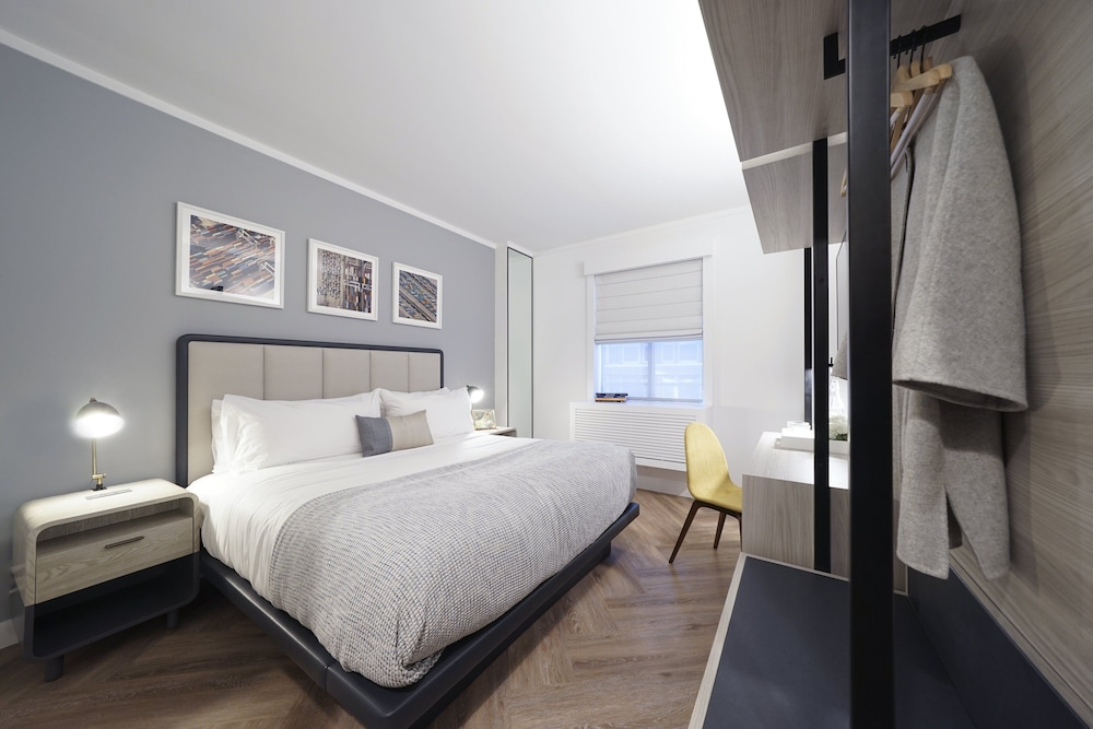 Premier Room, 1 King Bed