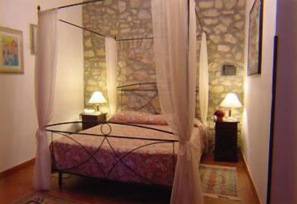 Double Room, 1 Queen Bed
