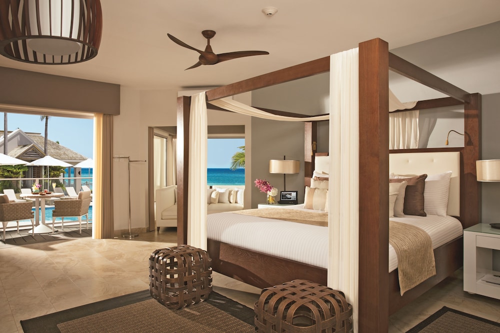 Junior Suite Ocean View Double Bed with Soaking Tub