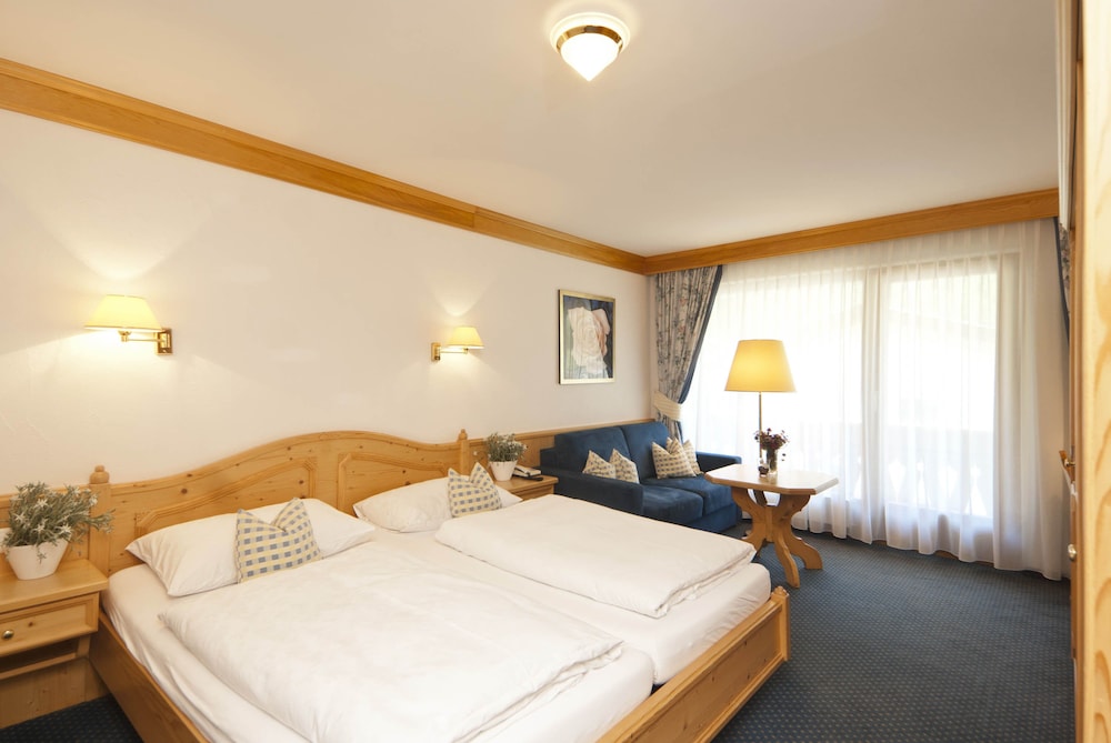 Standard Double Room, Balcony (Alpenrose) photo 3