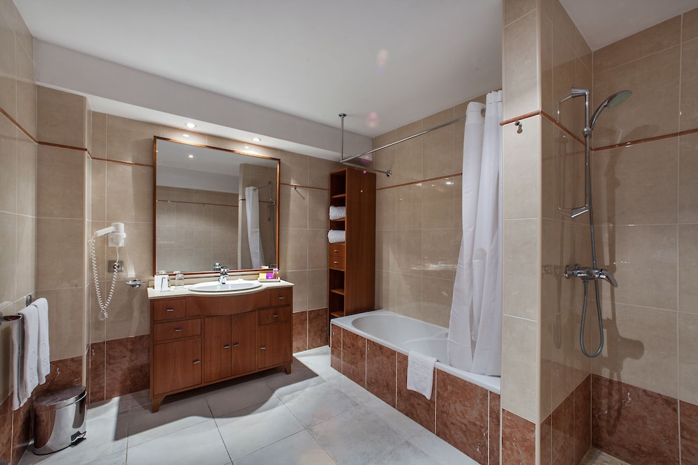 Junior Suite, Balcony (1 Adult + 2 Child) - Photo 2