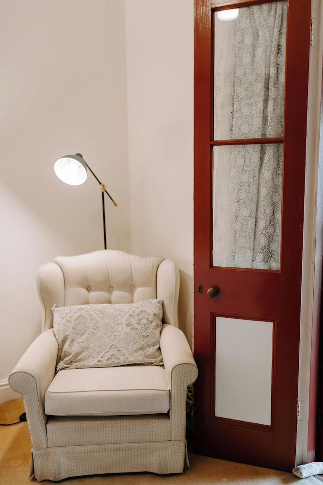 Classic Room 5 (separate private bathroom) photo 3