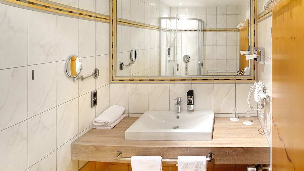 Classic Double Room, Private Bathroom (Teils Auch Als Ez Buchbar) - Photo 16