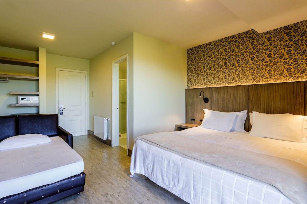 Luxury Room, Accessible, Mountain View