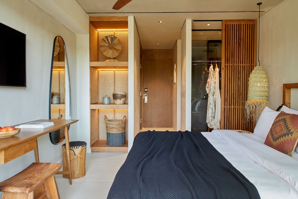 Double Room, Balcony, Pool View photo 2