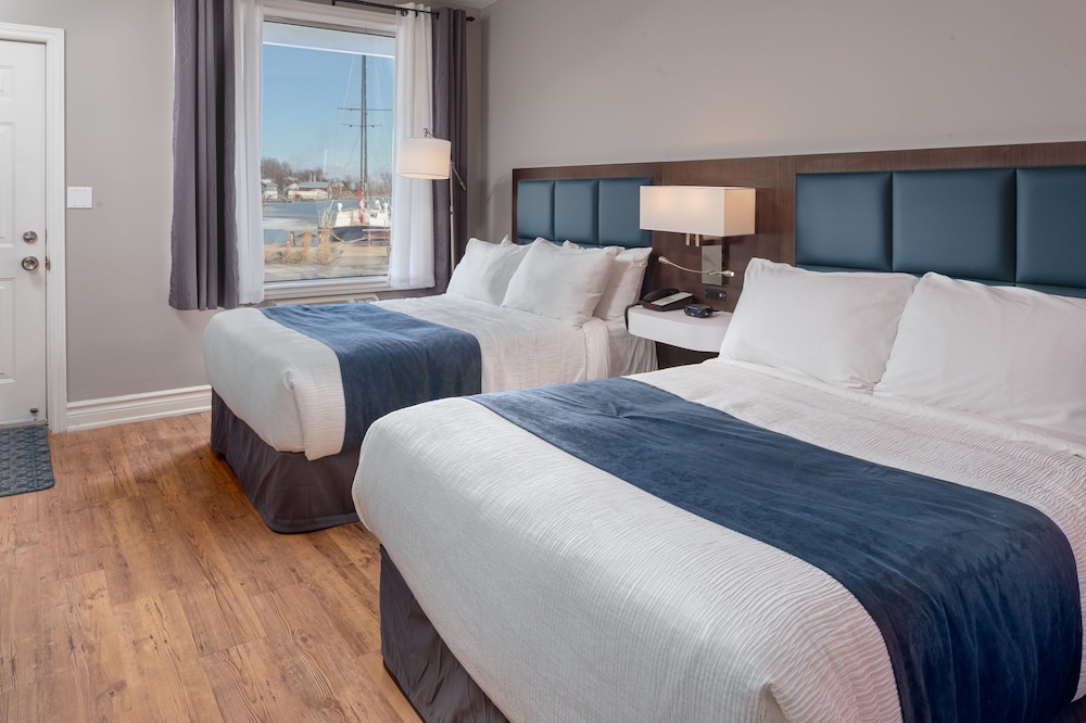 Standard Room, 2 Double Beds, Harbor View, Ground Floor photo 1