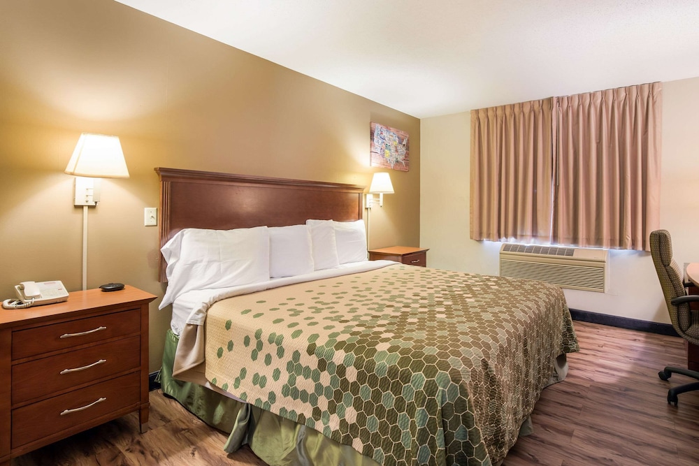 Room, 1 King Bed, Accessible, Non Smoking - Photo 1