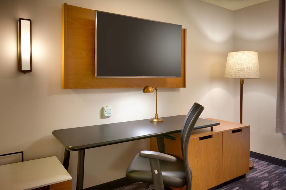 Executive Suite, 1 King Bed with Sofa bed photo 1