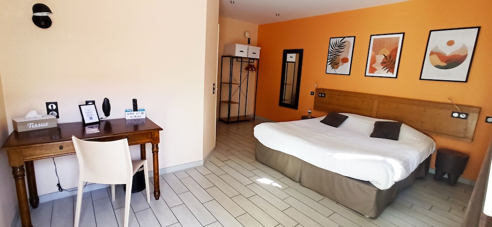 Comfort Room (3 people)