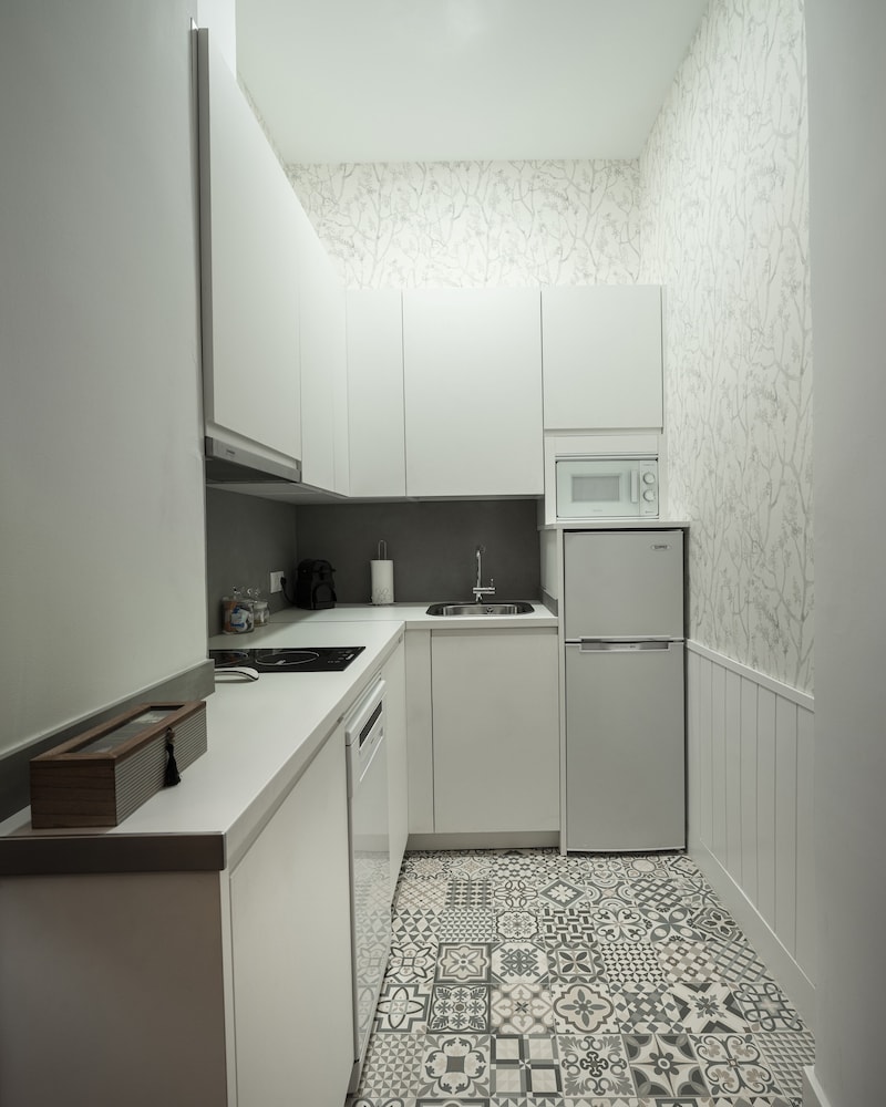 Family Apartment, Private Bathroom, Courtyard View (2 Habitaciones) - Photo 14