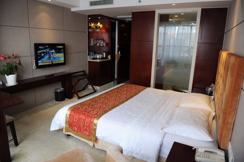 Deluxe Queen Room (Main Building) photo 3
