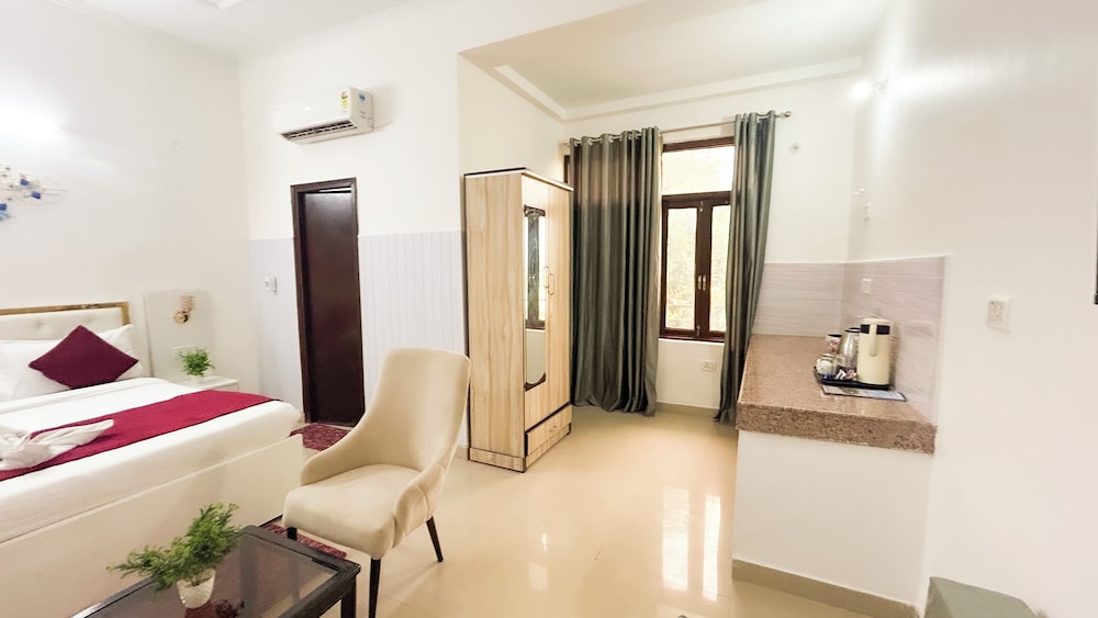 Deluxe Room with Balcony