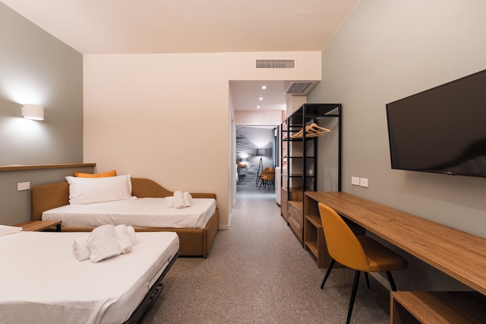 Family Suite - Photo 9