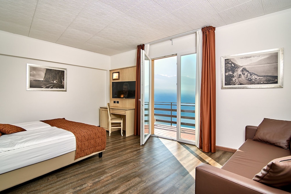 Classic Room, Lake View