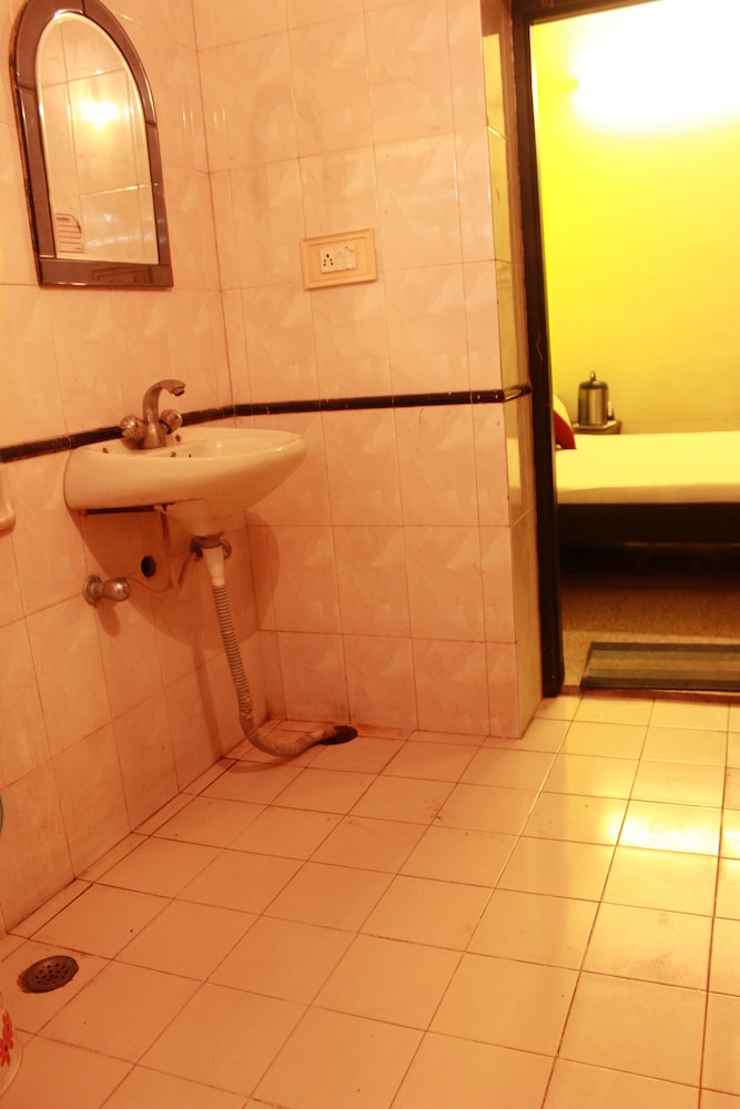 Deluxe non AC KANAK Room - Photo 4