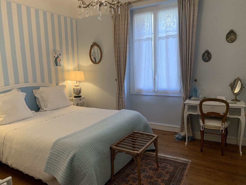 Superior Double Room (Bleue)